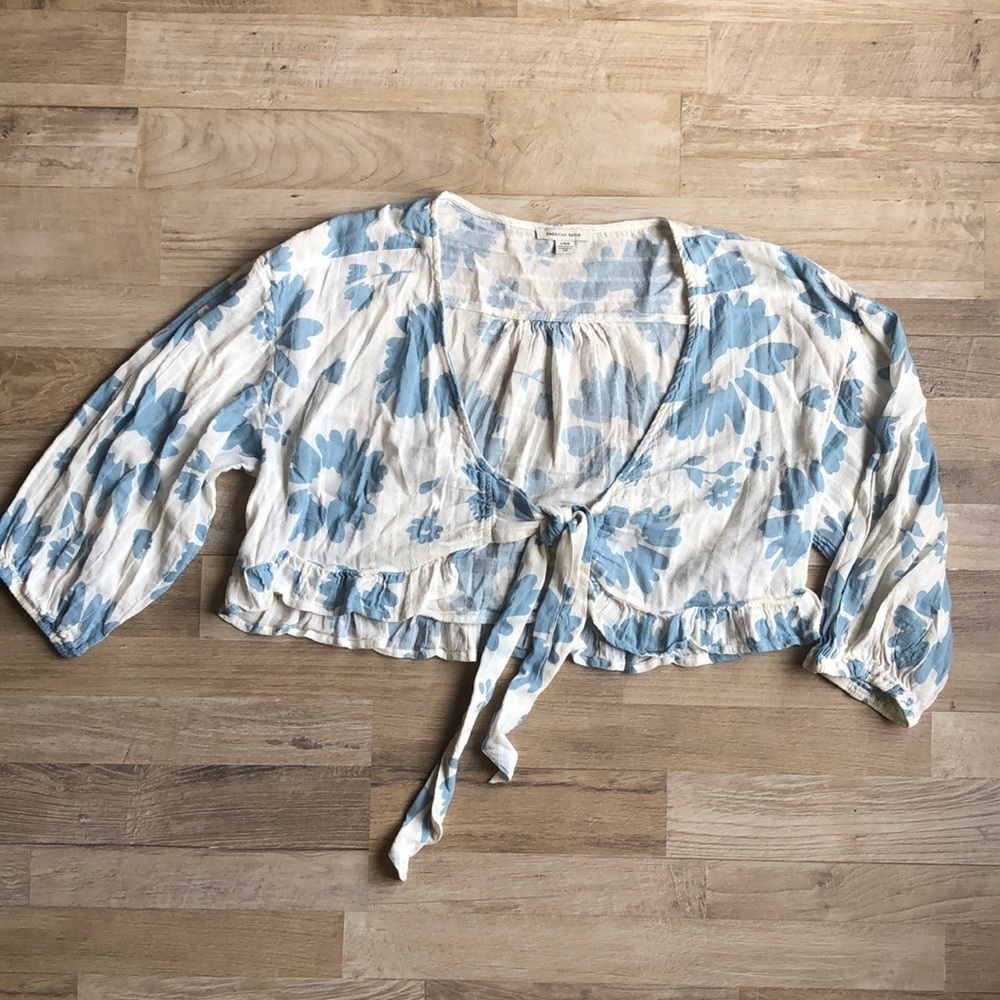 American Eagle Cover Up Shirt Floral Blue White Size L 3/4 Sleeve Flowy